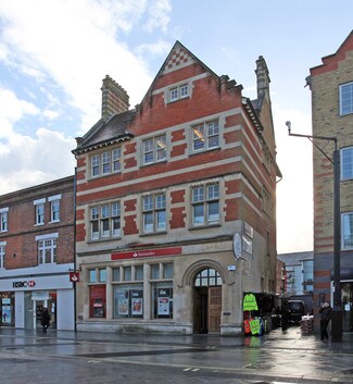 Plus de détails pour 122-124 High St, Slough - Bureau à louer