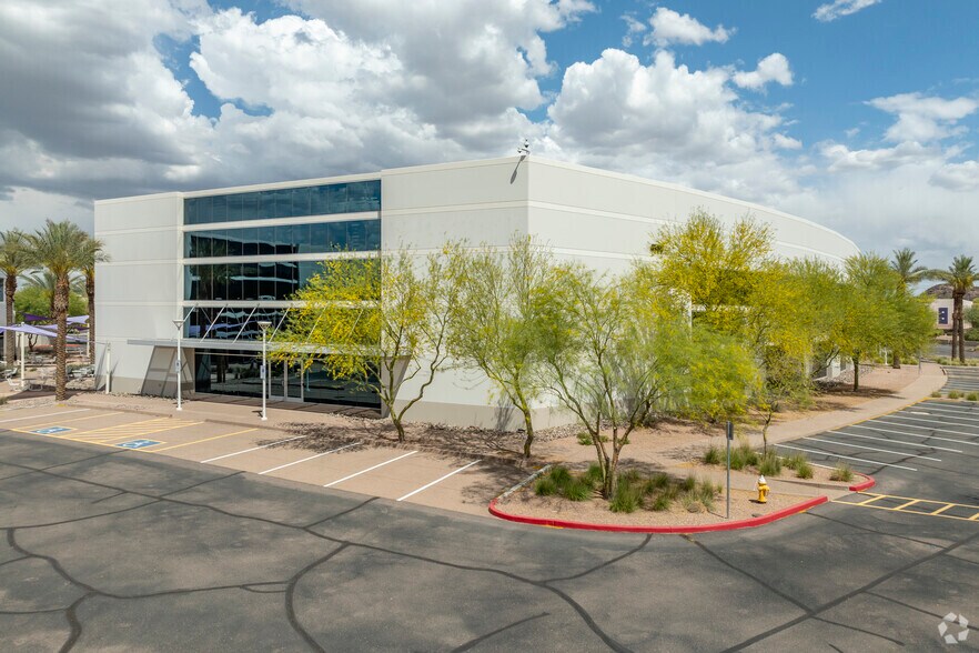 4500 E Cotton Center Blvd, Phoenix, AZ à louer - Photo de l’immeuble – Image 1 sur 6