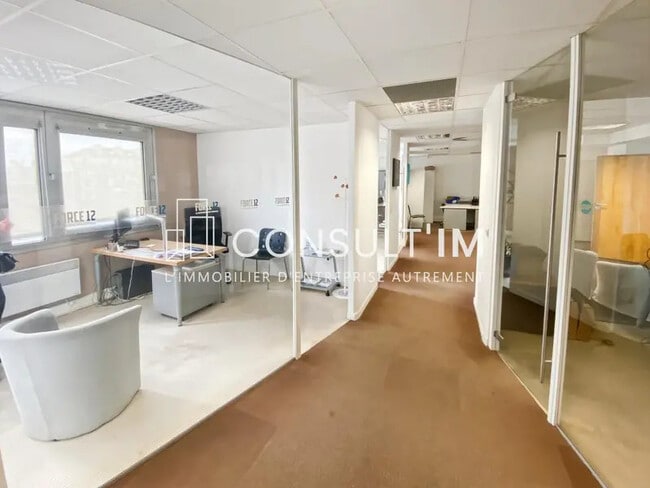 Plus de détails pour Allée De La Gare, Saint-Maur-des-Fossés - Bureau à louer