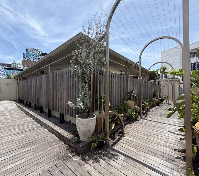 43-75 NW 23rd St, Miami, FL à louer - Photo de l’immeuble – Image 3 sur 22