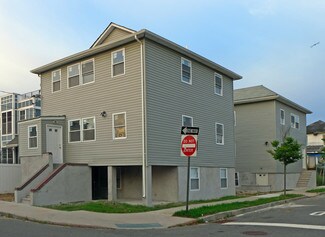 Plus de détails pour 319 Beach 44Th St, Far Rockaway, NY - Logement à vendre