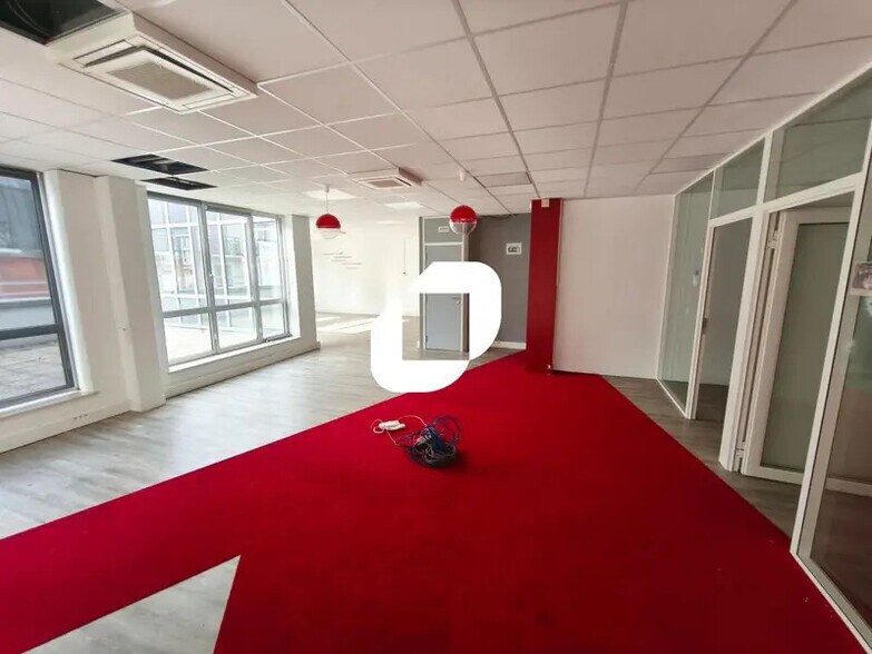Bureau dans Neuilly-Plaisance à louer - Photo intérieure – Image 3 sur 8
