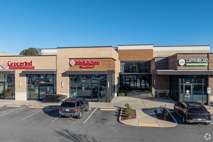 620 Lakestone Commons Ave, Fuquay-Varina, NC à louer - Photo de l’immeuble – Image 3 sur 6