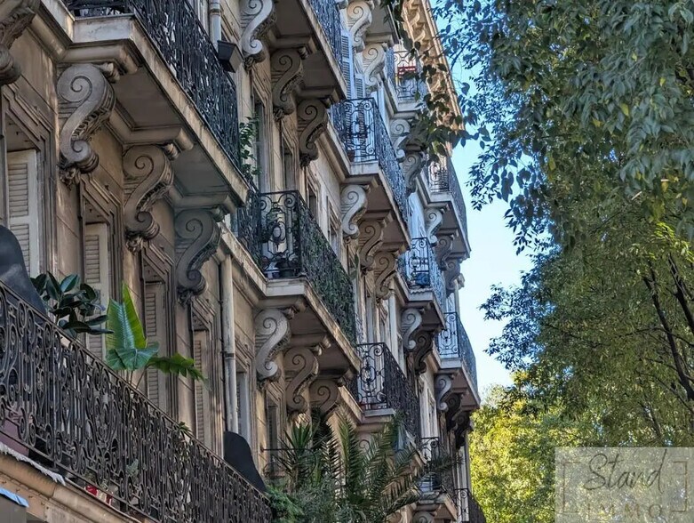 Bureau dans Marseille à louer - Photo de l’immeuble – Image 1 sur 4