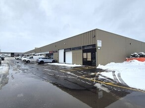 1580-1590 Liverpool Ct, Ottawa, ON à louer Photo intérieure– Image 2 sur 2