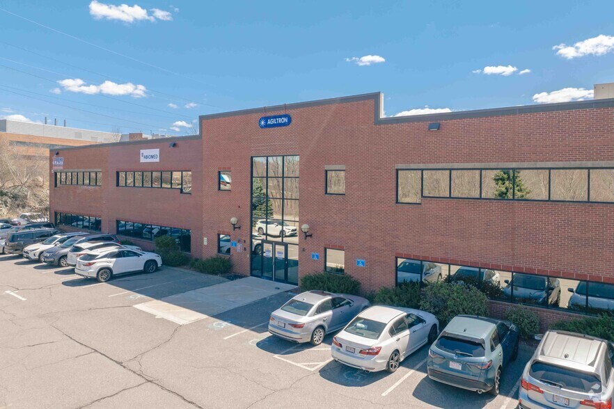 15 Presidential Way, Woburn, MA à louer - Photo de l’immeuble – Image 3 sur 7