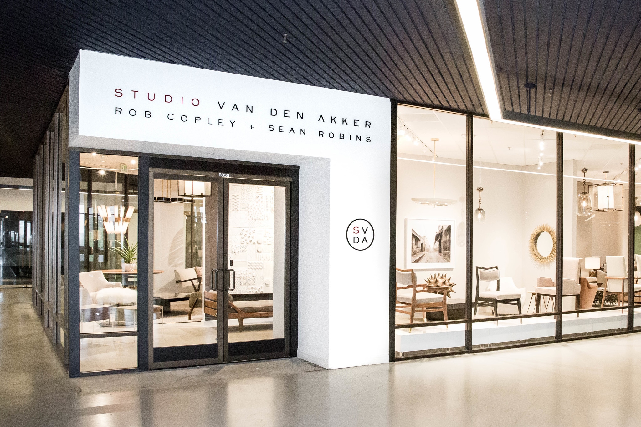 8687 Melrose Ave, West Hollywood, CA à louer Photo intérieure– Image 1 sur 2