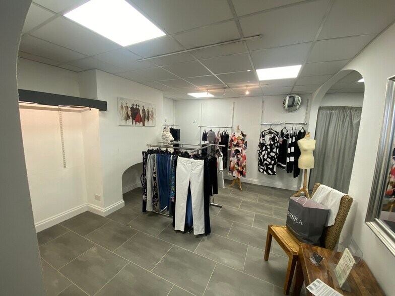 59 High Street, Fordingbridge à vendre - Photo de l’immeuble – Image 3 sur 3