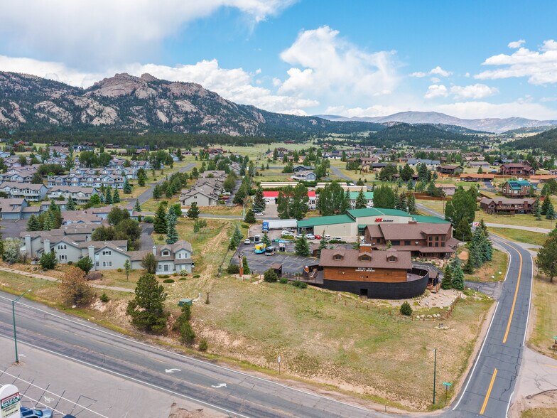 521 Lone Pine Dr, Estes Park, CO à vendre - Photo de l’immeuble – Image 2 sur 17
