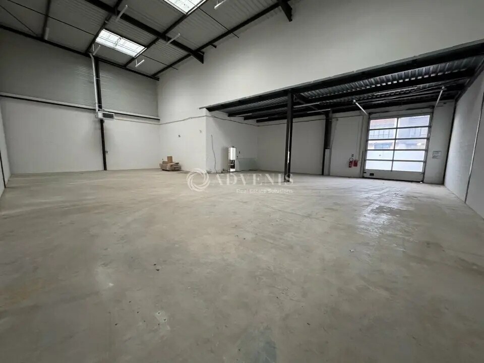 Local d’activités dans Collégien à louer Photo de l’immeuble– Image 1 sur 11