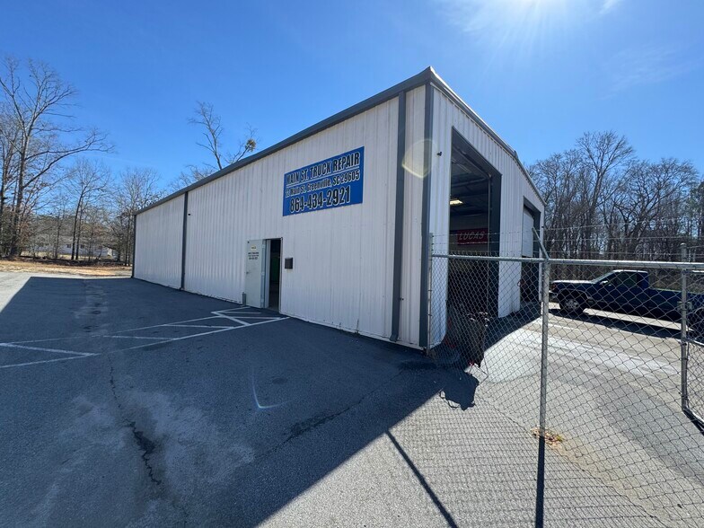 22 Main St, Greenville, SC à louer - Photo de l’immeuble – Image 1 sur 7