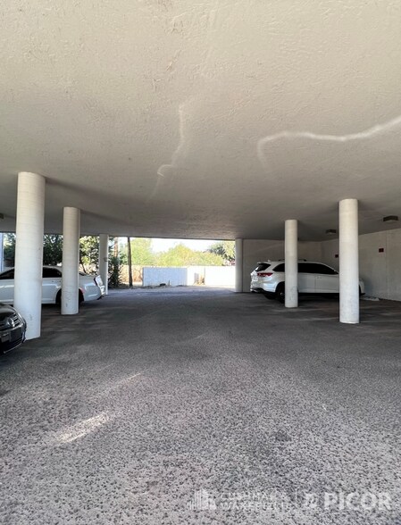 2819 E Broadway Blvd, Tucson, AZ à vendre - Photo de l’immeuble – Image 2 sur 7