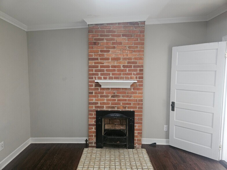 1012 W Fifth St, Winston-Salem, NC à louer - Photo de l’immeuble – Image 2 sur 8