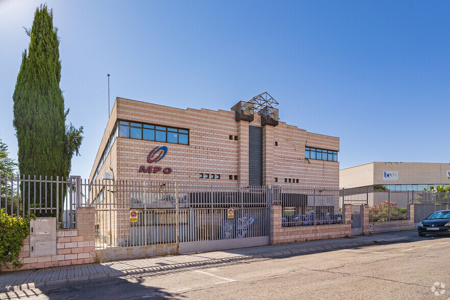37 Calle de los Ebanistas, Alcorcón, Madrid à vendre - Photo de l’immeuble – Image 2 sur 2