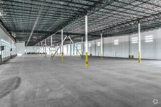 6845 W 5400 S, West Valley City, UT à louer Photo de l’immeuble– Image 2 sur 7