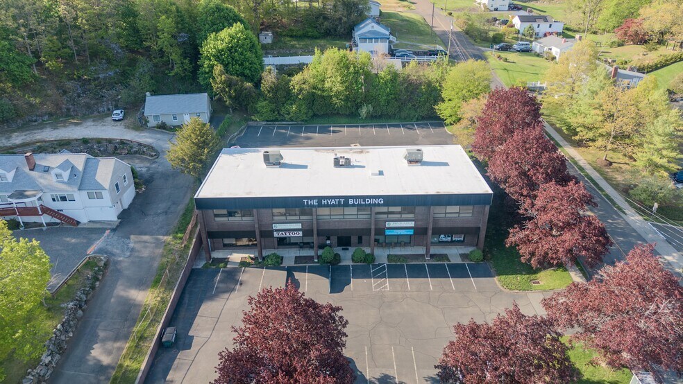 53 Lake Avenue Ext, Danbury, CT à louer - Photo de l’immeuble – Image 3 sur 17