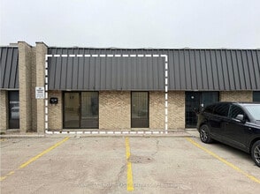 345 Nugget Ave, Toronto, ON à louer Photo de l’immeuble– Image 1 sur 3