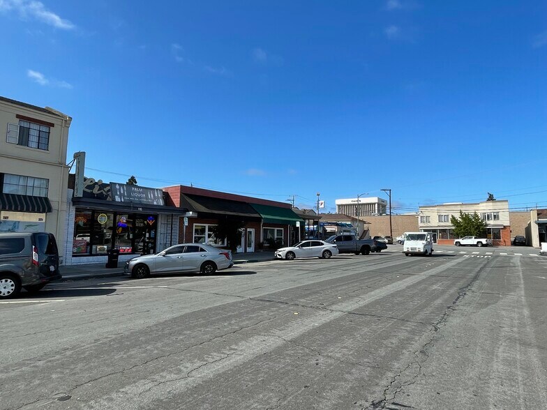116 South Blvd, San Mateo, CA à vendre - Photo de l’immeuble – Image 2 sur 8