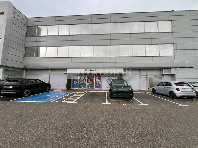 556 Avenue Du Campon, Le Cannet à louer - Photo de l’immeuble – Image 2 sur 7
