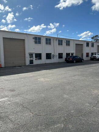 Plus de détails pour 2100-2122 W Central Blvd, Orlando, FL - Industriel/Logistique à louer