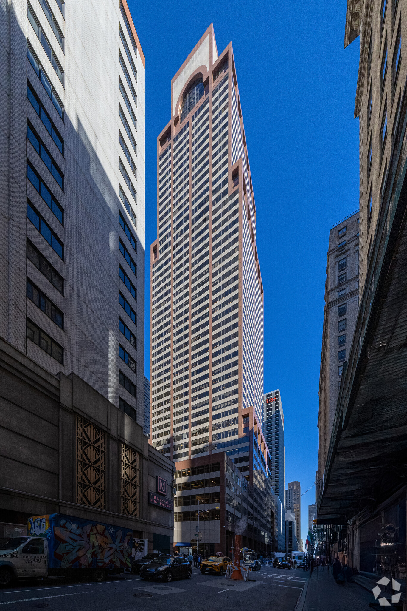 787 Seventh Ave, New York, NY à louer Photo principale– Image 1 sur 11