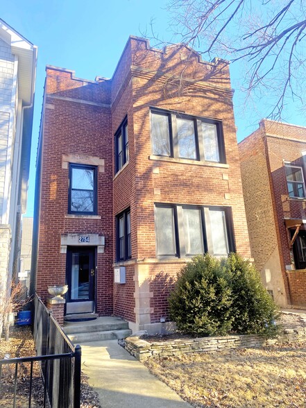 2754 W Giddings St, Chicago, IL à vendre - Photo de l’immeuble – Image 2 sur 15