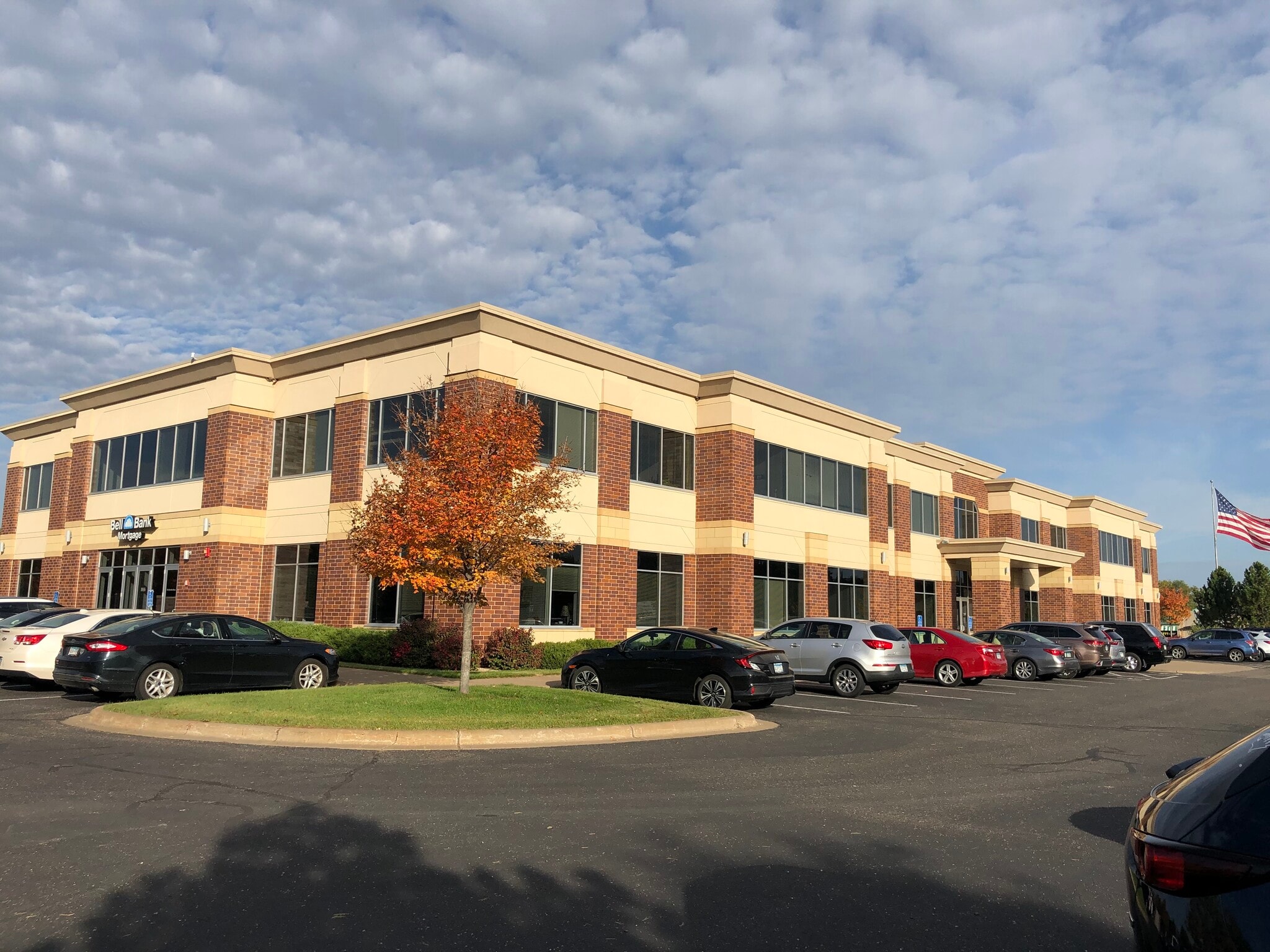 3555 Willow Lake Blvd, Vadnais Heights, MN à louer Photo de l’immeuble– Image 1 sur 2