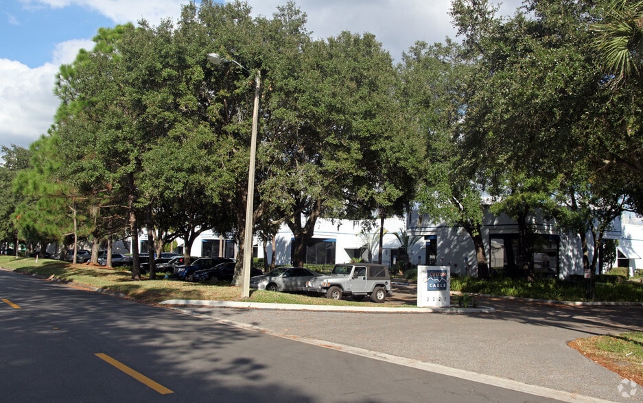 3221 Cherry Palm Dr, Tampa, FL à vendre - Photo principale – Image 1 sur 4