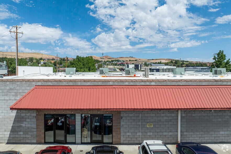 2540 Sutro St, Reno, NV à louer - Photo de l’immeuble – Image 3 sur 5