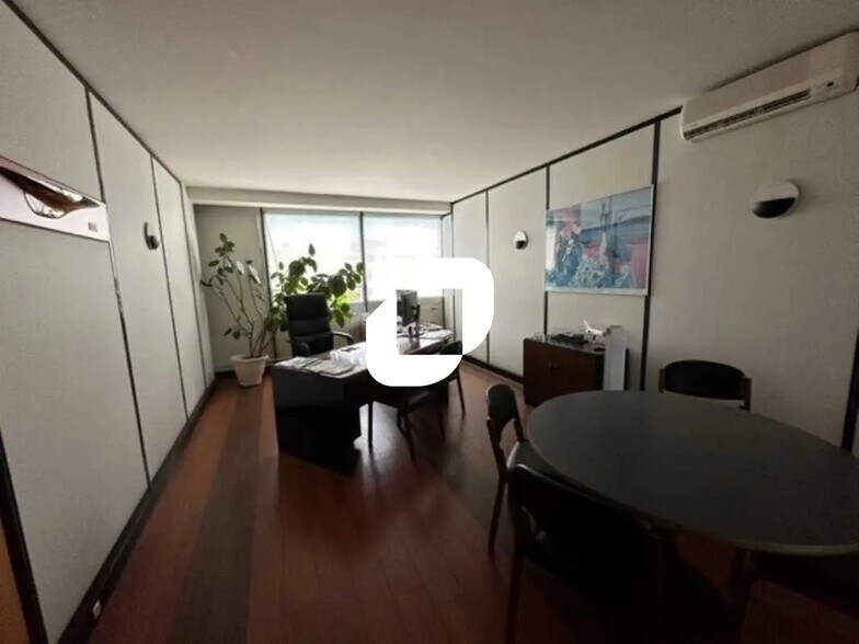 Bureau dans Chatou à louer - Photo de l’immeuble – Image 2 sur 9