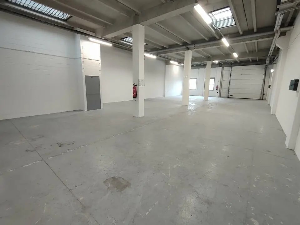 Industriel/Logistique dans Saint-Quentin-Fallavier à vendre Photo intérieure– Image 1 sur 6