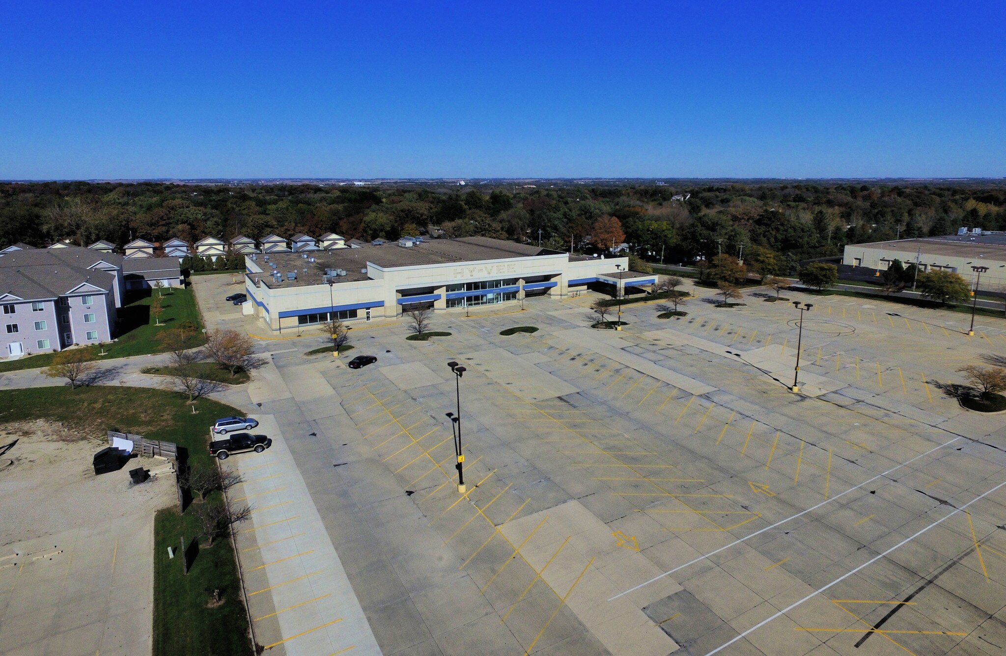 4000 University Ave, Waterloo, IA à louer Autre– Image 1 sur 5