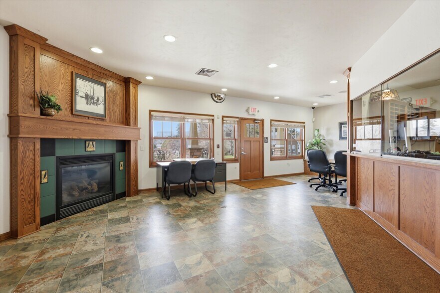 312 N 5th Ave, Sturgeon Bay, WI à vendre - Photo de l’immeuble – Image 3 sur 37