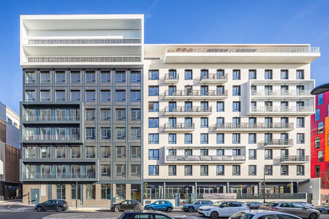 Plus de détails pour 7-9 Rue Stephenson, Montigny-le-Bretonneux - Bureau à louer