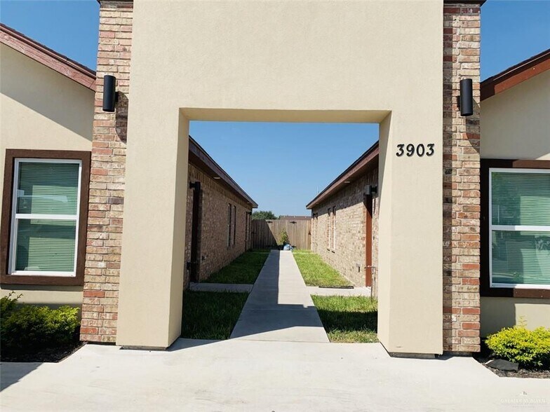 3903 Valeria St, Edinburg, TX à vendre - Photo de l’immeuble – Image 2 sur 15