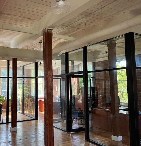 296 Nonotuck St, Northampton, MA à louer - Photo intérieure – Image 2 sur 22