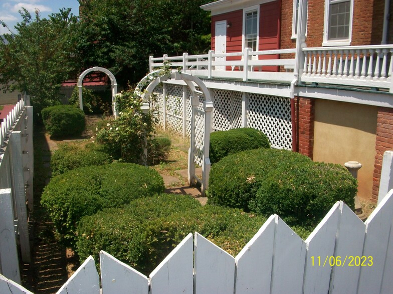501 Madison St, Lynchburg, VA à louer - Photo de l’immeuble – Image 2 sur 3