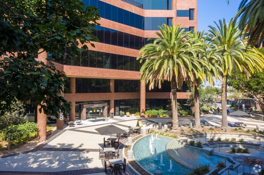 3080 Bristol St, Costa Mesa, CA à louer - Photo de l’immeuble – Image 2 sur 12