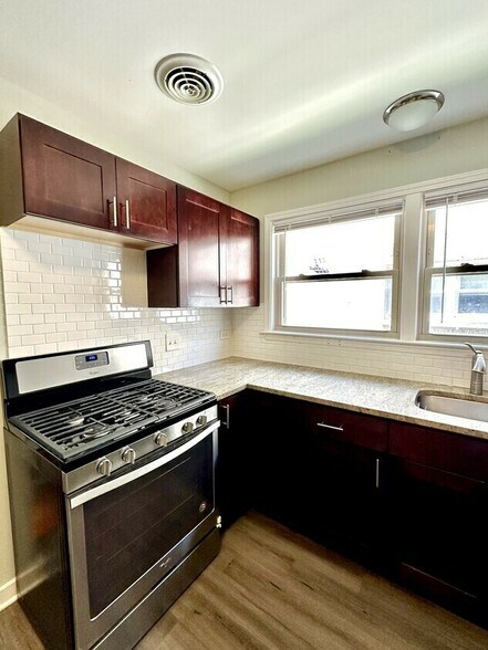 8137 Keating Ave, Skokie, IL à vendre - Photo de l’immeuble – Image 3 sur 11