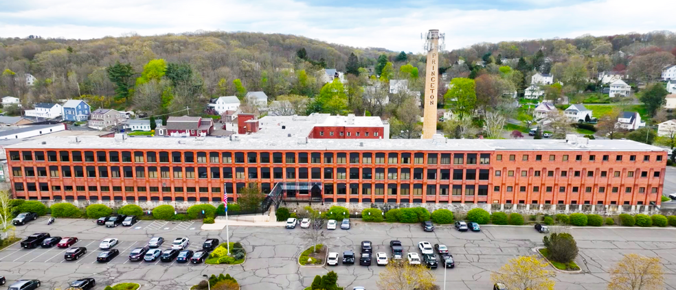 27 Siemon Company Dr, Watertown, CT à louer - Photo de l’immeuble – Image 1 sur 14
