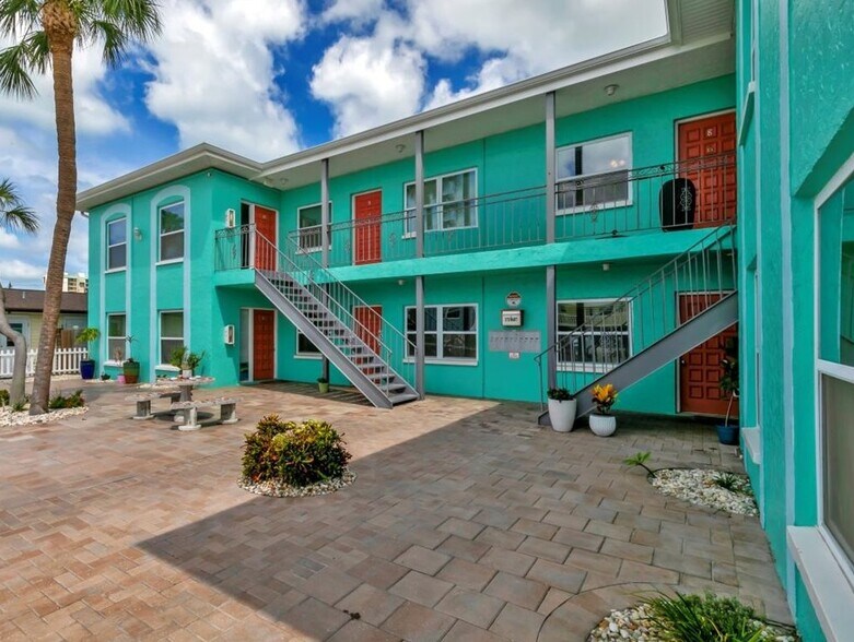 555 69th Ave, Saint Pete Beach, FL à vendre - Photo de l’immeuble – Image 3 sur 7