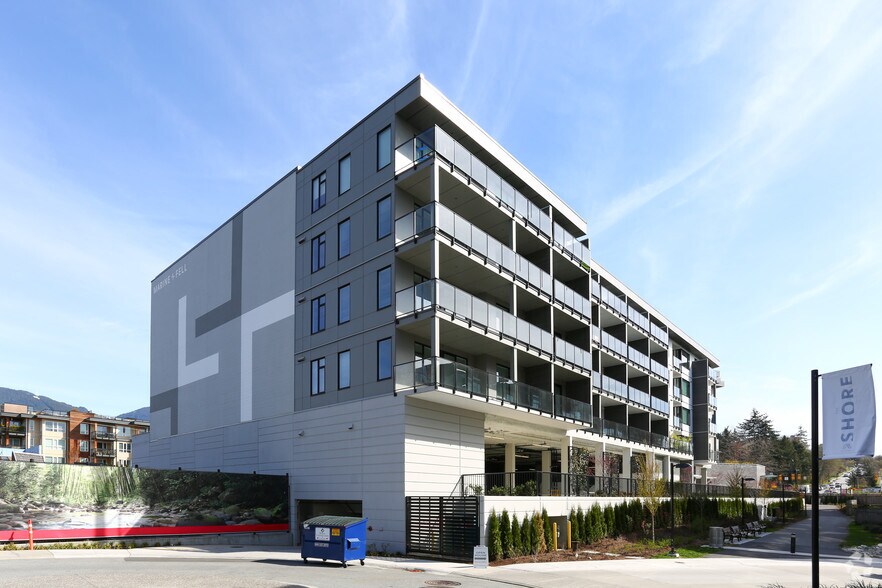 725 Marine Dr, North Vancouver, BC à louer - Photo de l’immeuble – Image 3 sur 4