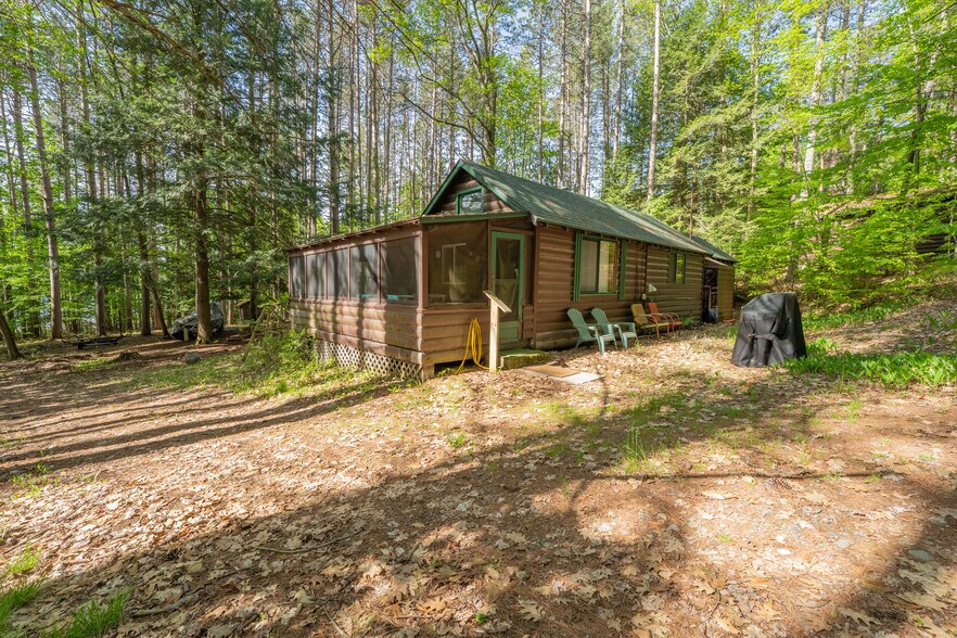 224 N Shore Rd, Hadley, NY à vendre - Photo de l’immeuble – Image 3 sur 33