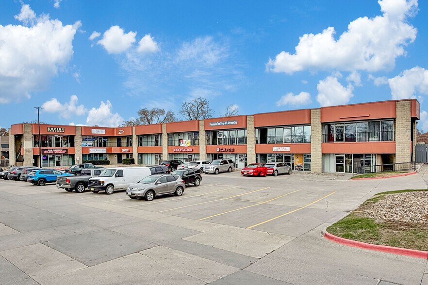 4214 Fleur Dr, Des Moines, IA à louer - Photo principale – Image 1 sur 1
