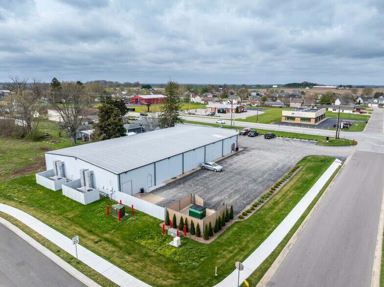 783 Nathan Dr, Trafalgar, IN à vendre - Photo de l’immeuble – Image 3 sur 7