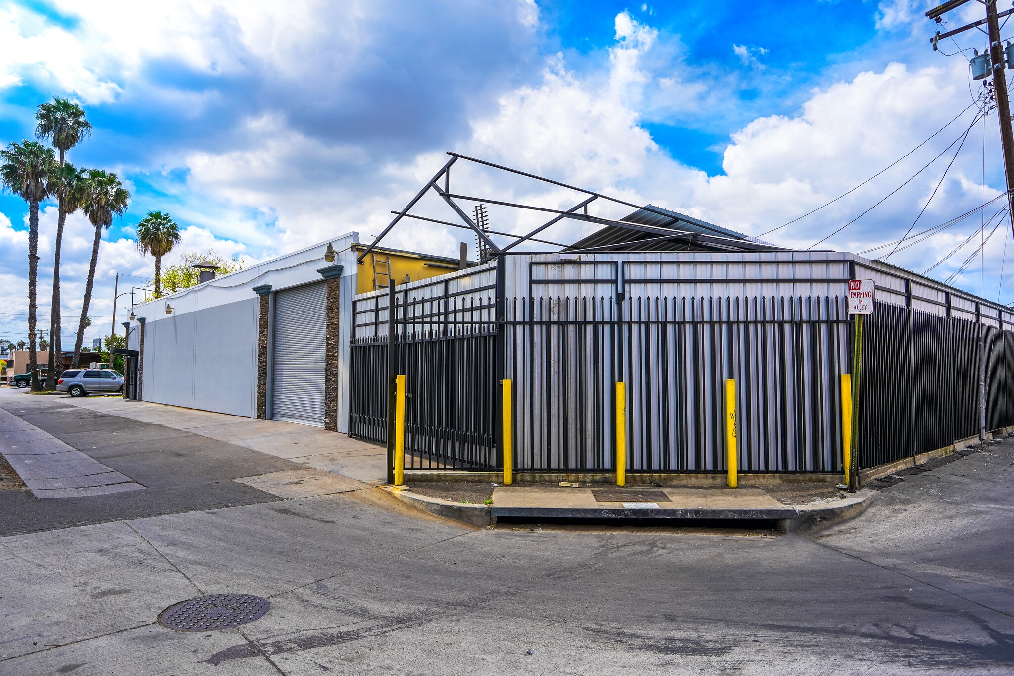 2217 W 2nd St, Santa Ana, CA à louer Photo principale– Image 1 sur 8