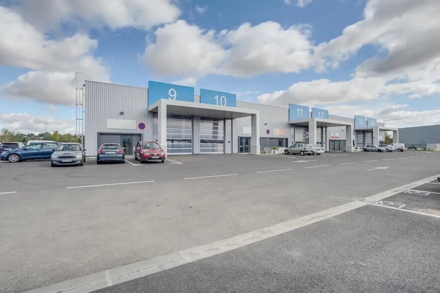 Local d’activités dans Escalquens à louer - Photo de l’immeuble – Image 3 sur 14