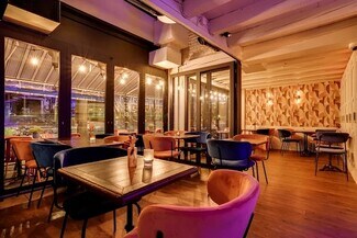 Plus de détails pour Local commercial à louer