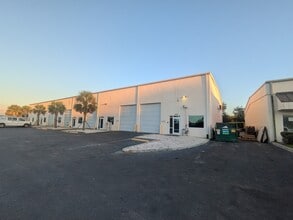 6250-6270 Clarity Ct, Sarasota, FL à louer Photo intérieure– Image 2 sur 4