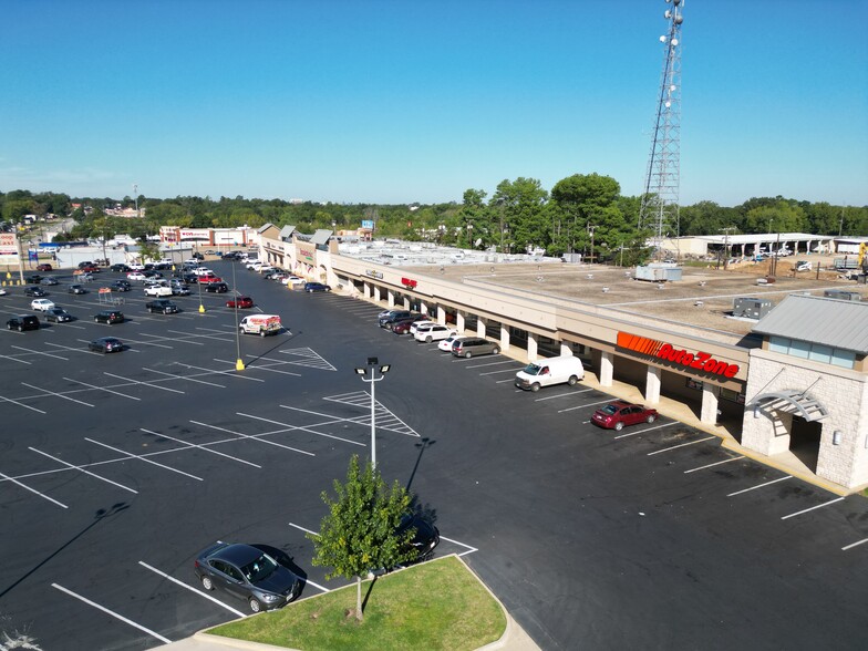 2734 E 5th St, Tyler, TX à louer - Photo de l’immeuble – Image 3 sur 4
